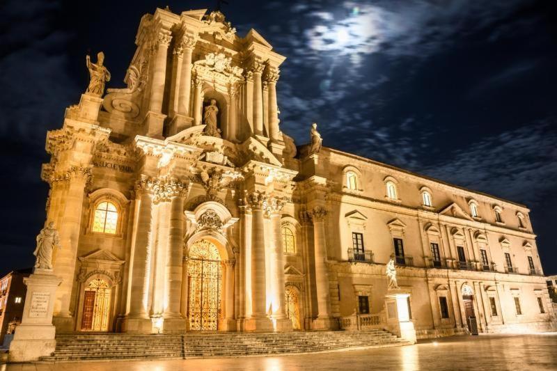 Castello's * Syracuse